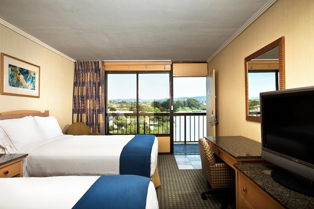 Holiday Inn Express At Monterey Bay By Ihg Seaside Exteriör bild