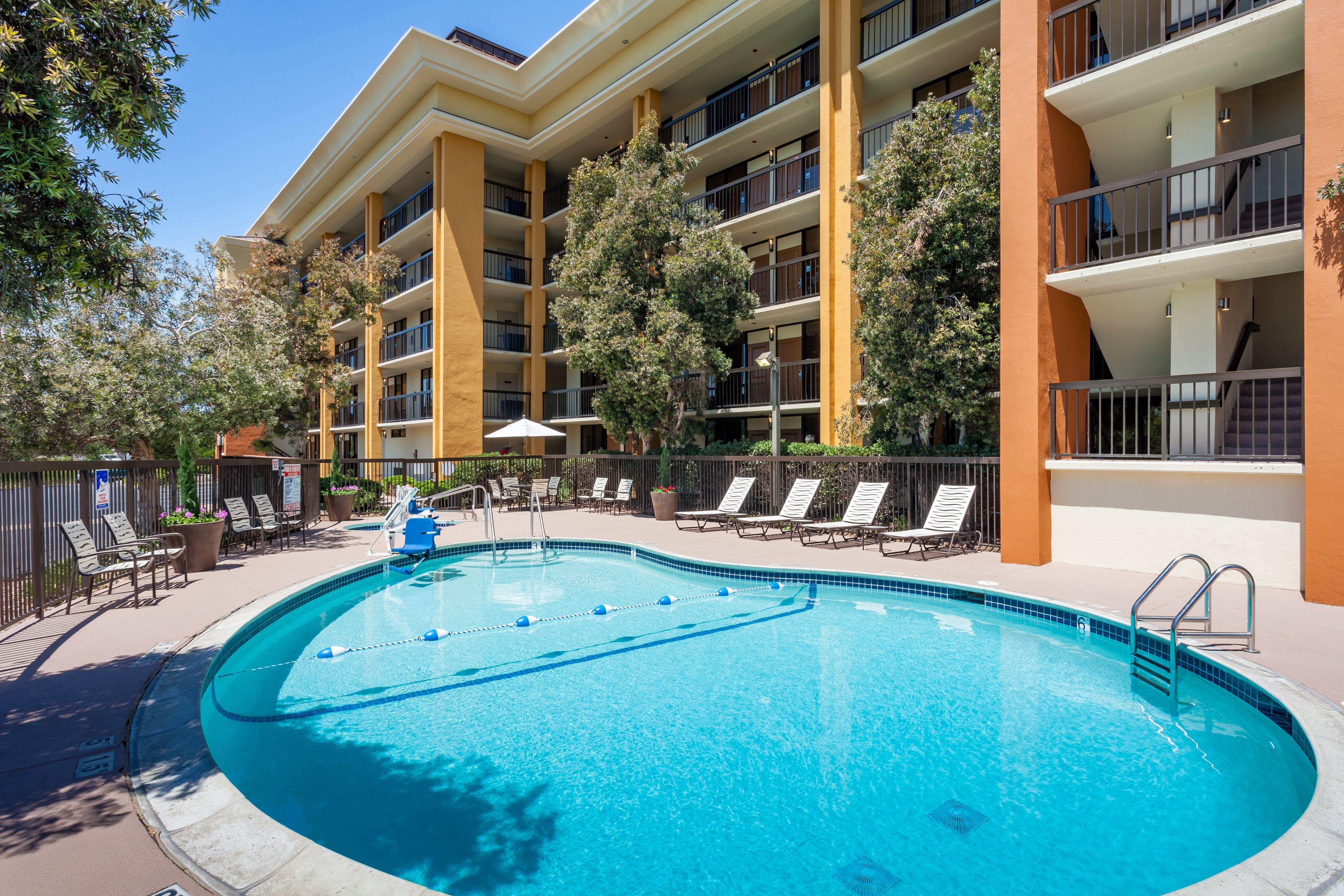 Holiday Inn Express At Monterey Bay By Ihg Seaside Exteriör bild