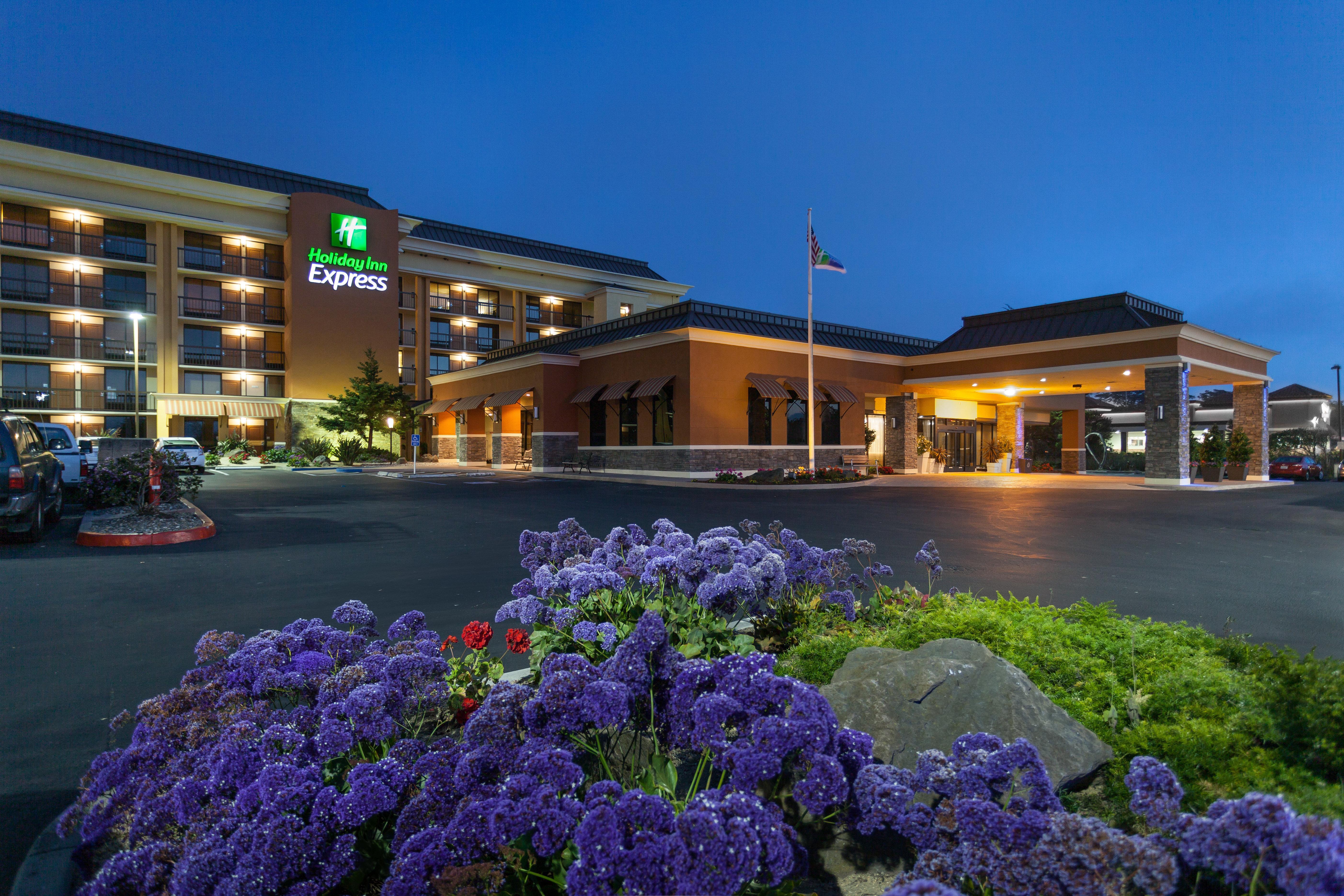 Holiday Inn Express At Monterey Bay By Ihg Seaside Exteriör bild