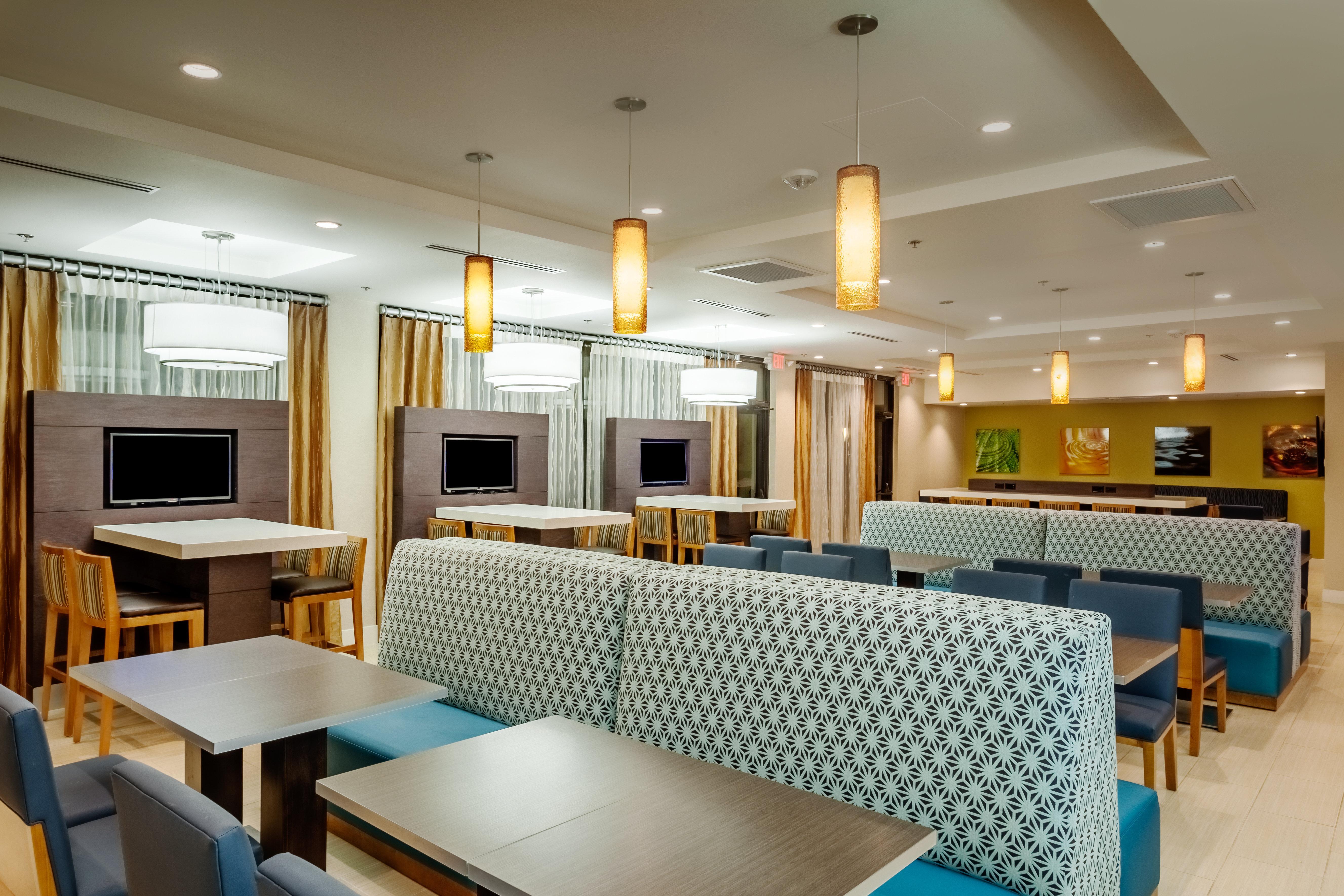 Holiday Inn Express At Monterey Bay By Ihg Seaside Exteriör bild