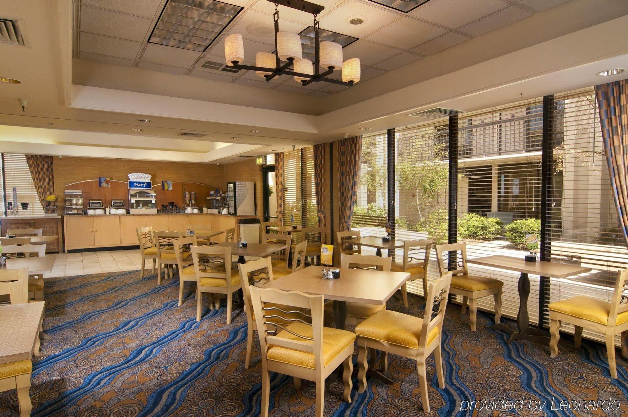 Holiday Inn Express At Monterey Bay By Ihg Seaside Exteriör bild